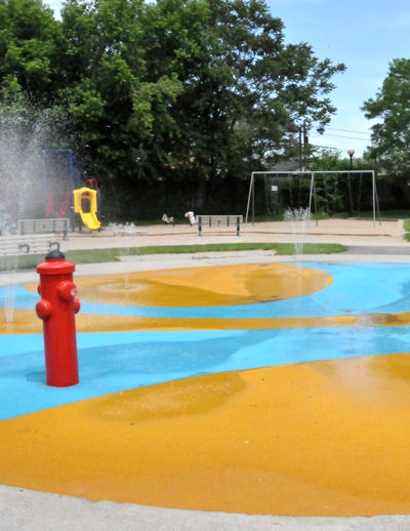 Photo of a water park with EVERPLAY Champ Track Surfacing